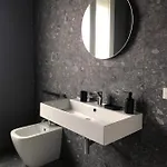 Whiterooms Πανσιόν