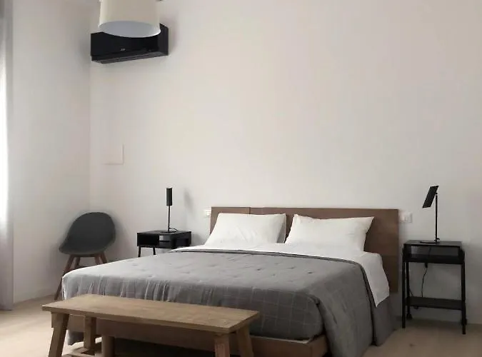 Whiterooms 4* צ'זנה