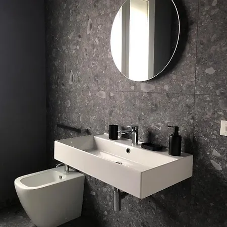 Whiterooms Guest house